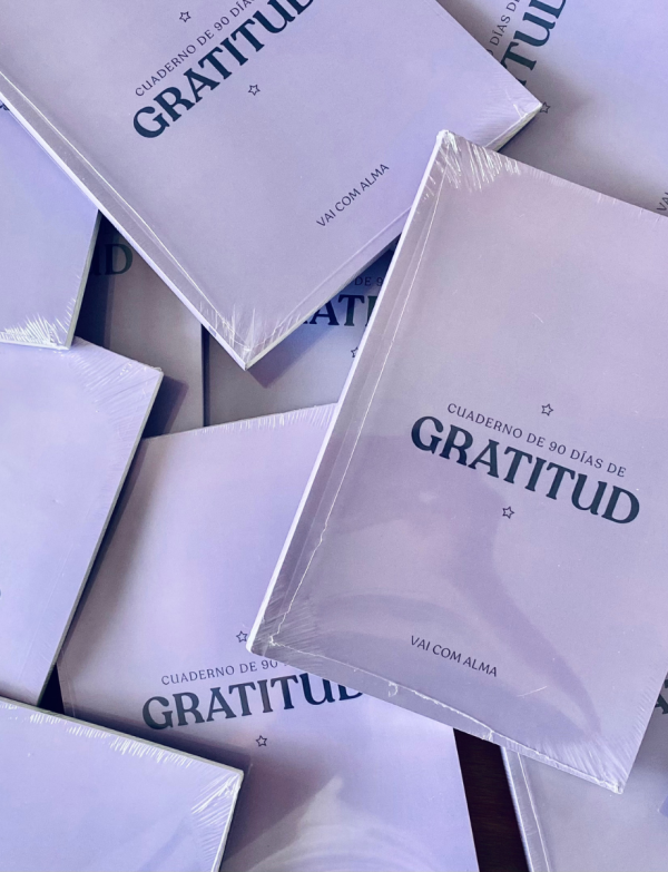 Cuaderno de 90 días de Gratitud Tomo Violeta: Cambios, Transmutación y Flexibilidad - Vai Com Alma